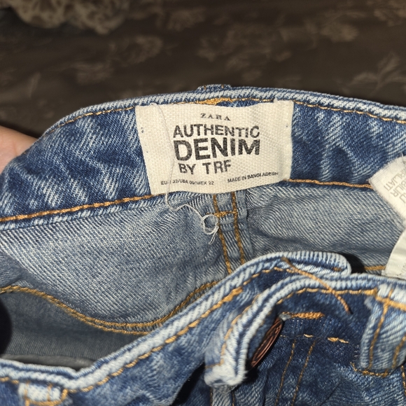 Zara Classic Blue Jeans - Picture 2 of 7